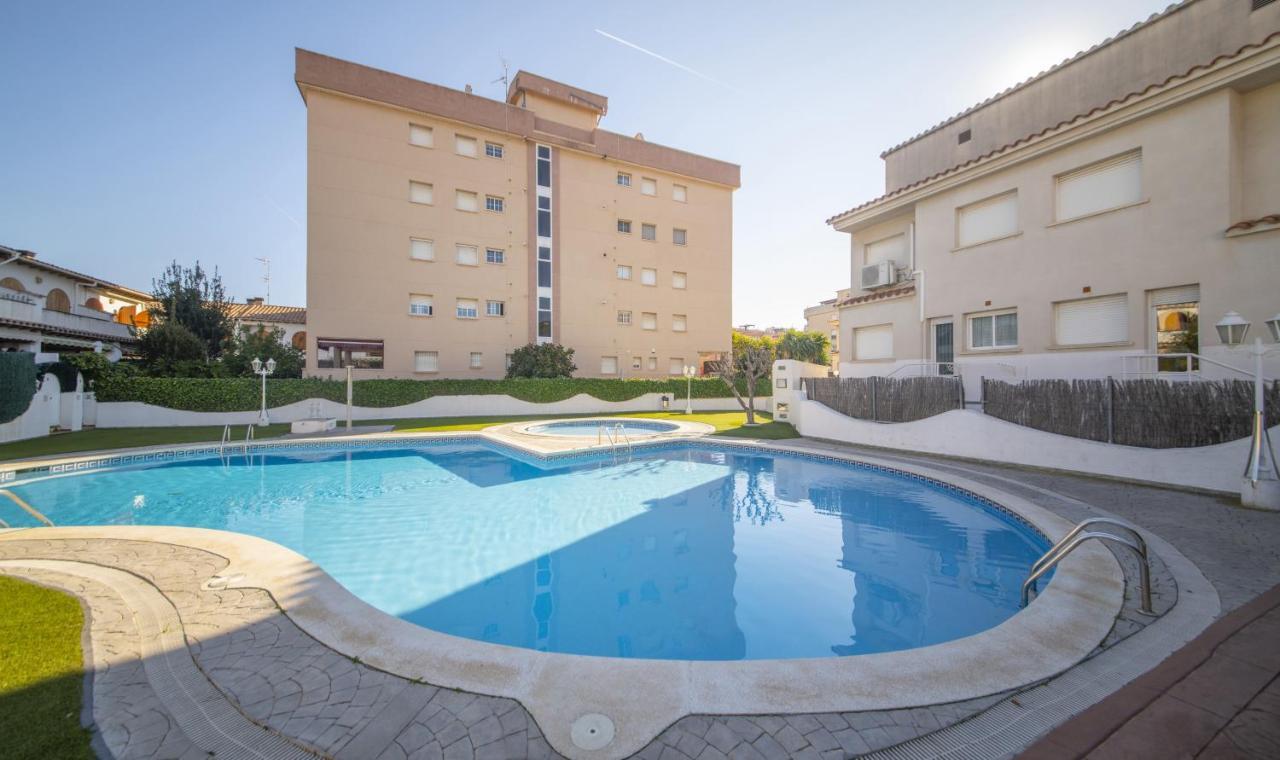 R142 Manila Resort Central Calafell Kültér fotó