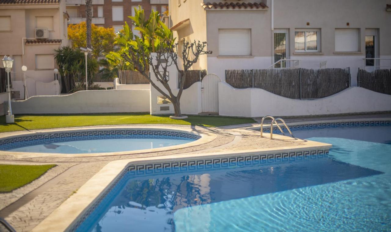 R142 Manila Resort Central Calafell Kültér fotó